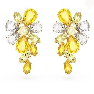 SWAROVSKI- Gema drop earrings
Mixed cuts, Flower, Yellow, Gold-tone plated